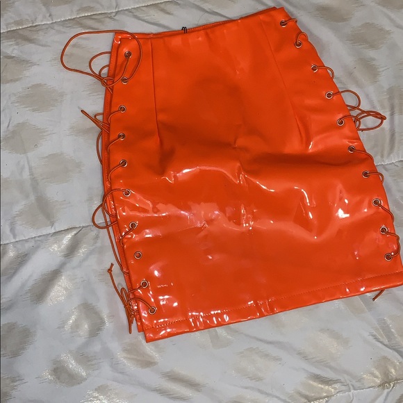 Skirt - Picture 3 of 3